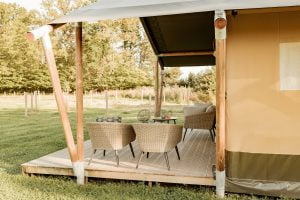 terras van Safaritent Glastonbury