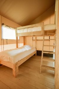 slaapkamer 2 Safaritent Glastonbury