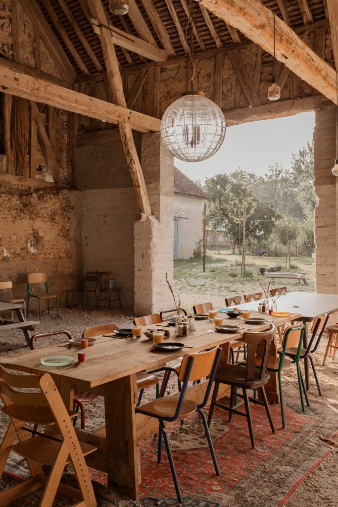 In de gezamenlijke serveren we het ontbijt en het diner.