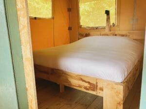 Ouderslaapkamer in safaritent Sziget