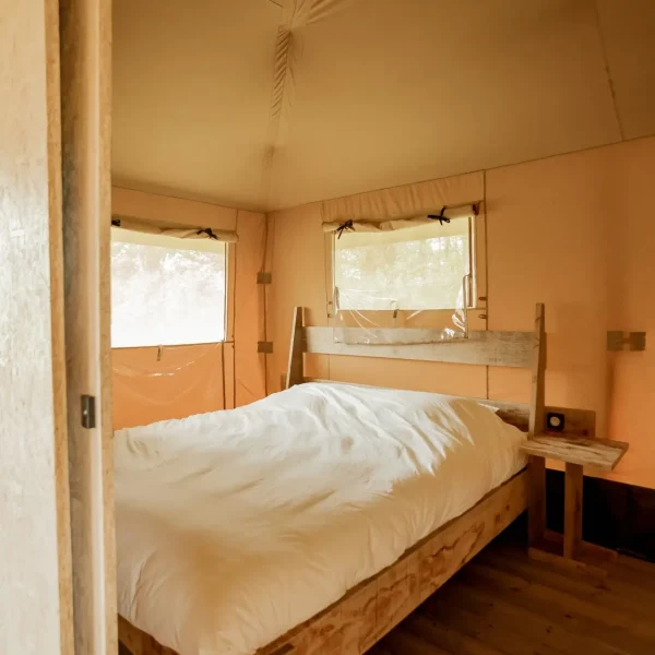 chambre principale dans la tente safari Burning Man