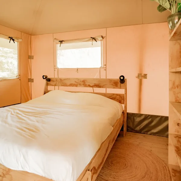 Chambre parentale de la tente safari Rock in Rio
