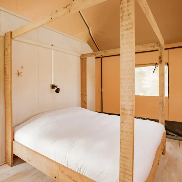 Master bedroom van de Kokua safaritent