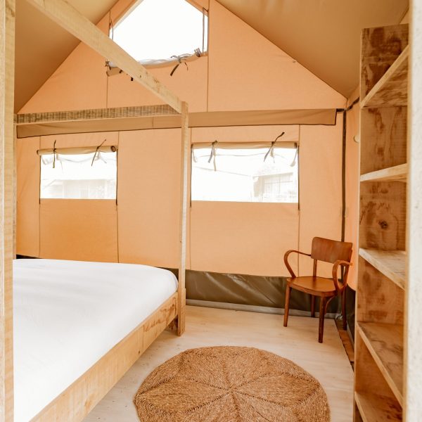 Master bedroom van de Kokua safaritent