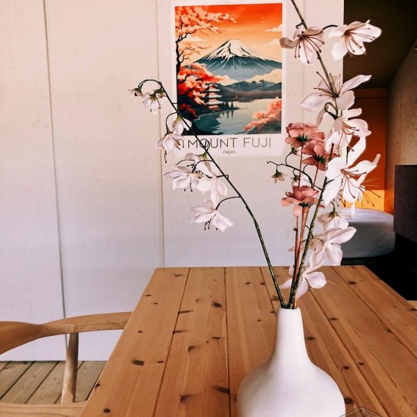 Étage supérieur et filet de jeu dans la mezzanine de la tente safari Fuji Rock au Festilux Camp